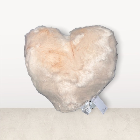 Decorative Heart Accent pillow! - Picture 5 of 8